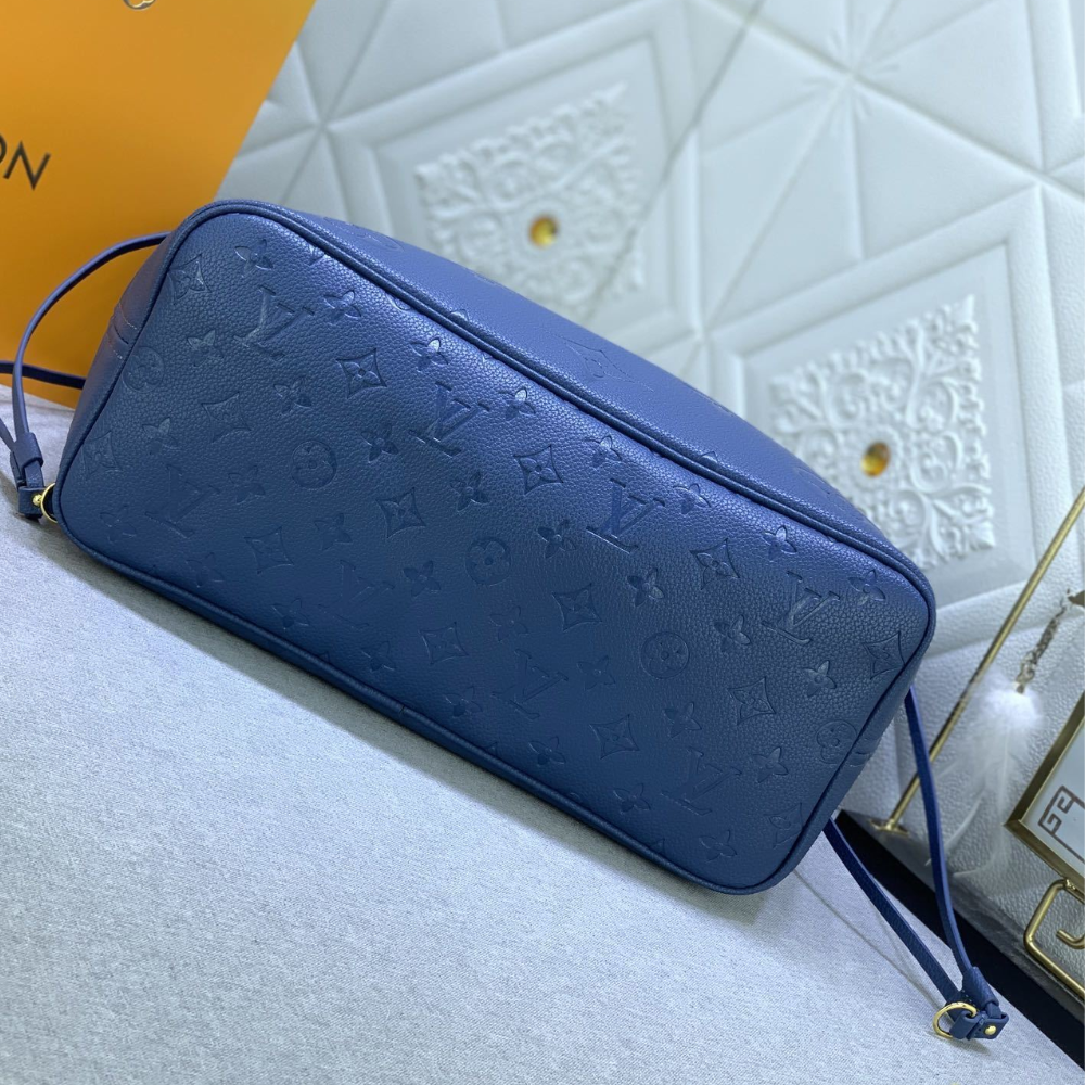 Louis Vuitton Neverfull MM Blue 12.2 Inches M47143