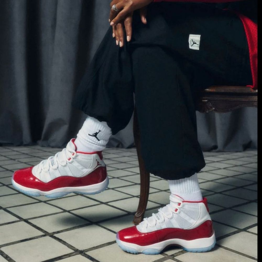 Air Jordan 11 Retro Cherry Varsity Red